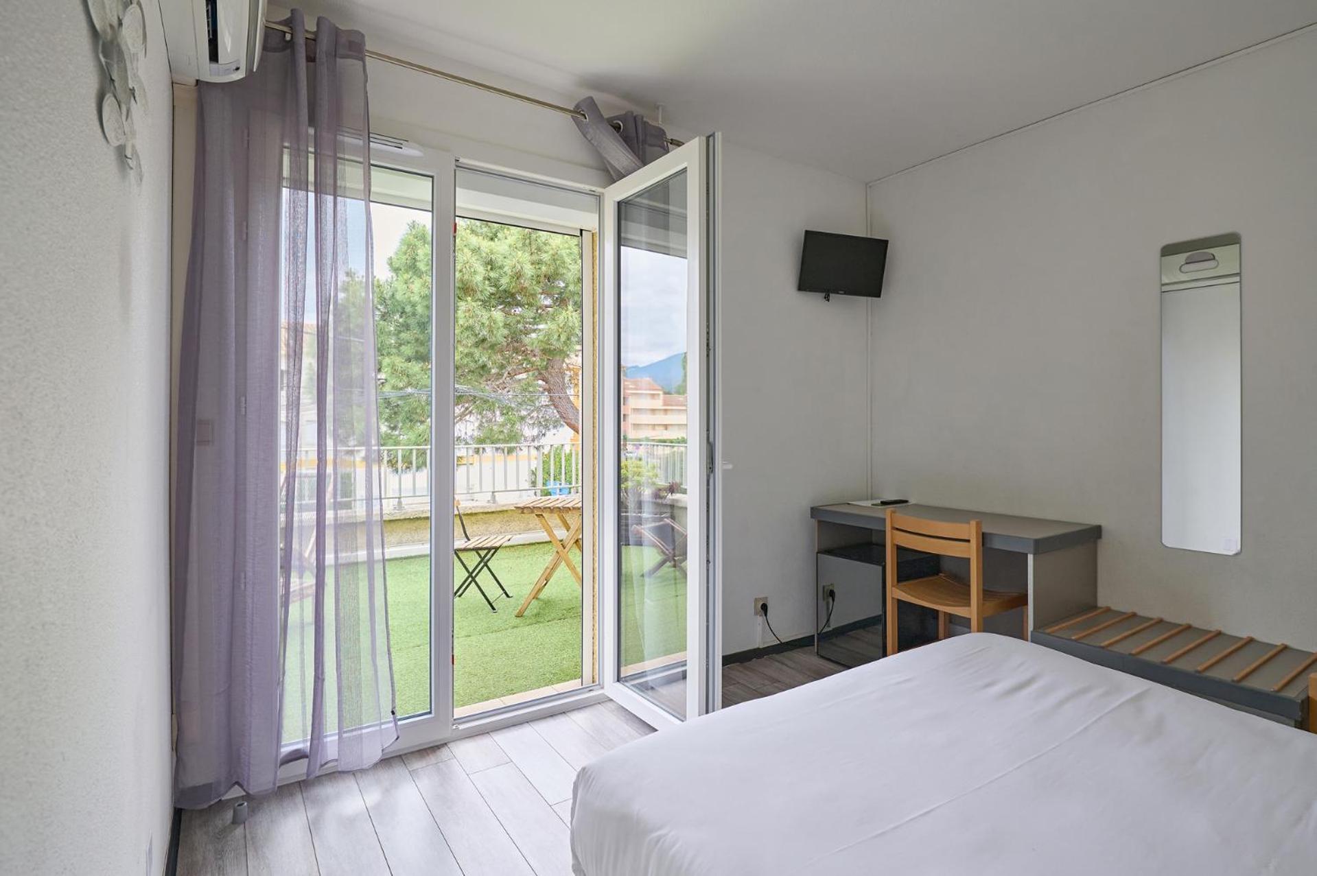 Hotel Les Mimosas Argeles-sur-Mer Exterior photo