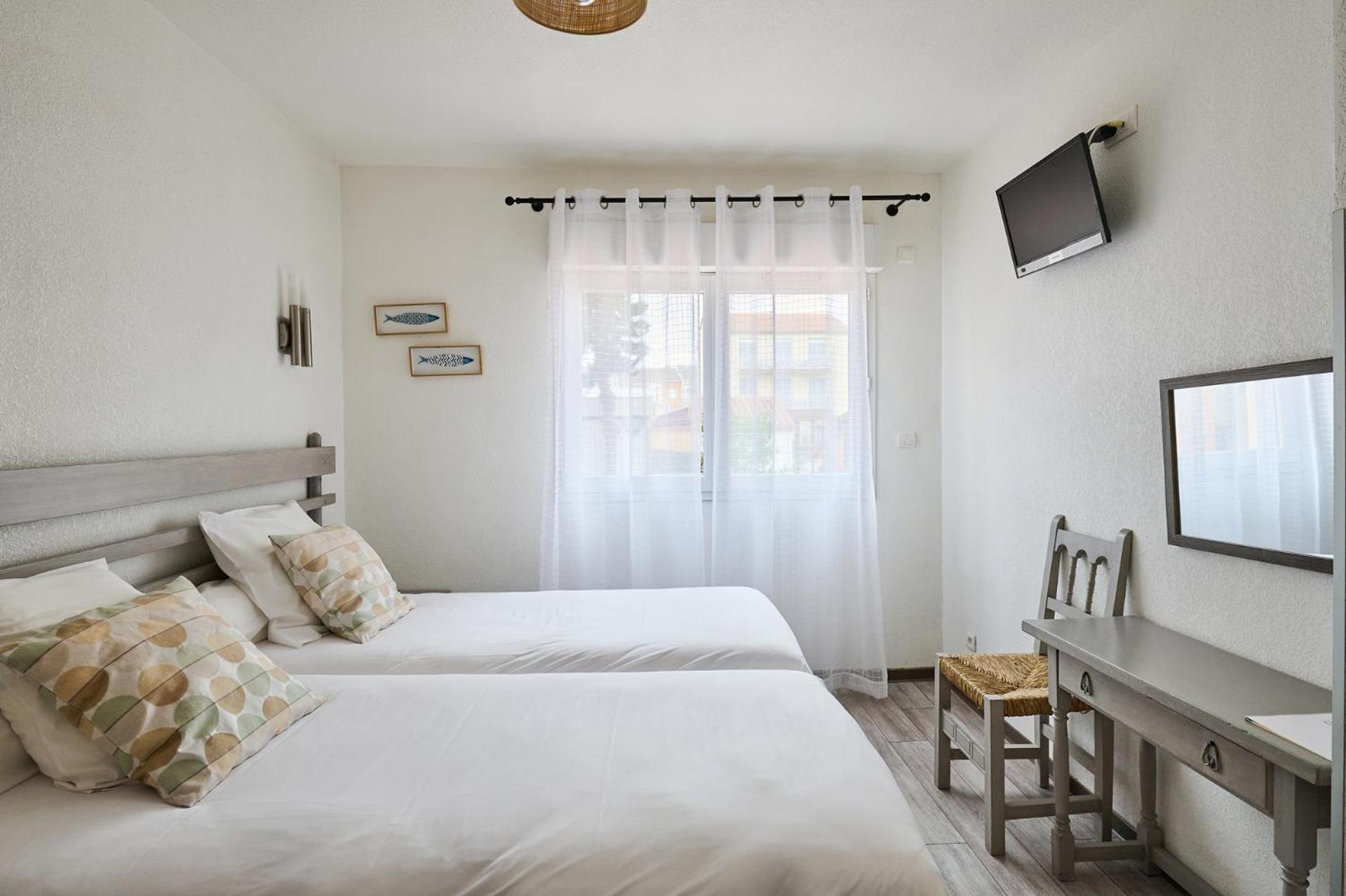 Hotel Les Mimosas Argeles-sur-Mer Exterior photo